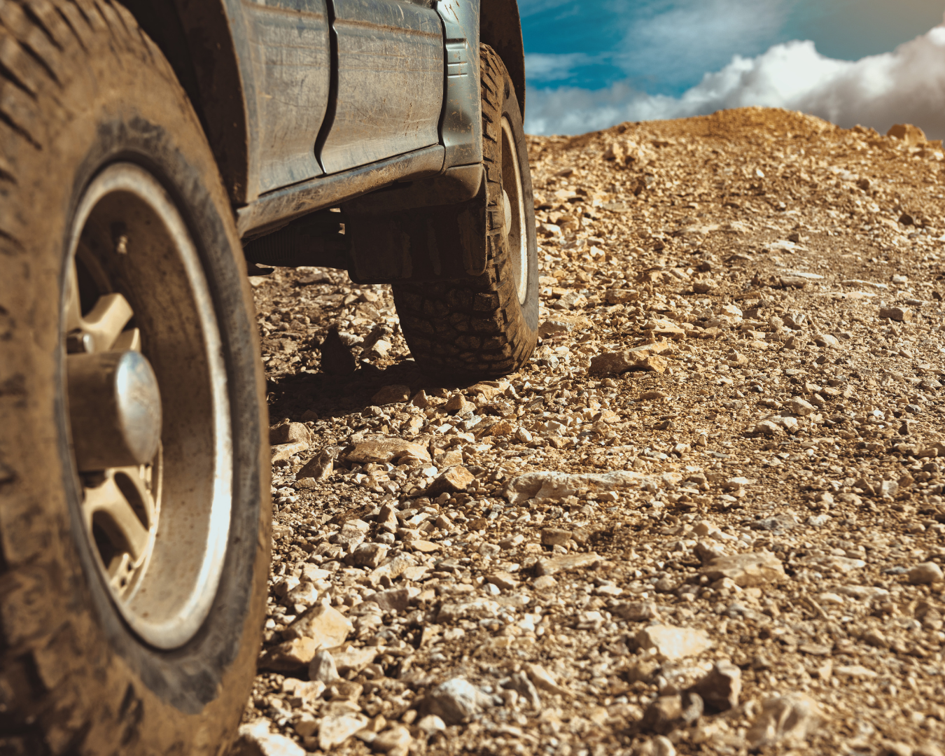 What’s the Difference Between Rock Crawling and Overlanding